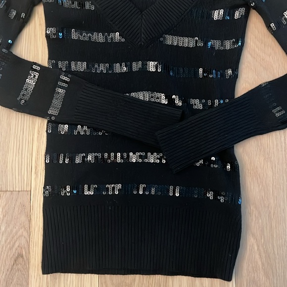 Express v neck xs sequin stripe sweater - Picture 3 of 4